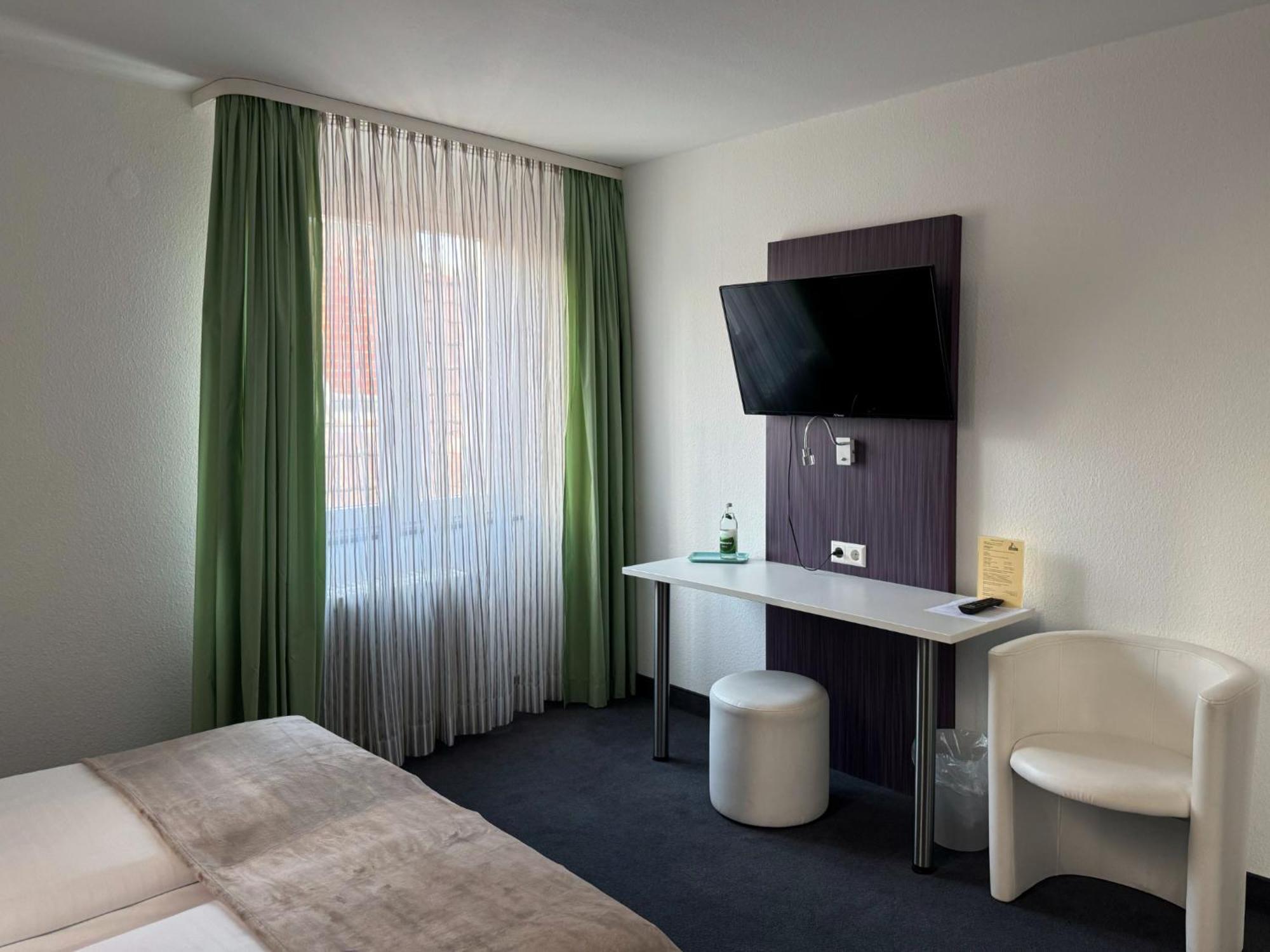 Eisberg Hotel Schwanen لار المظهر الخارجي الصورة