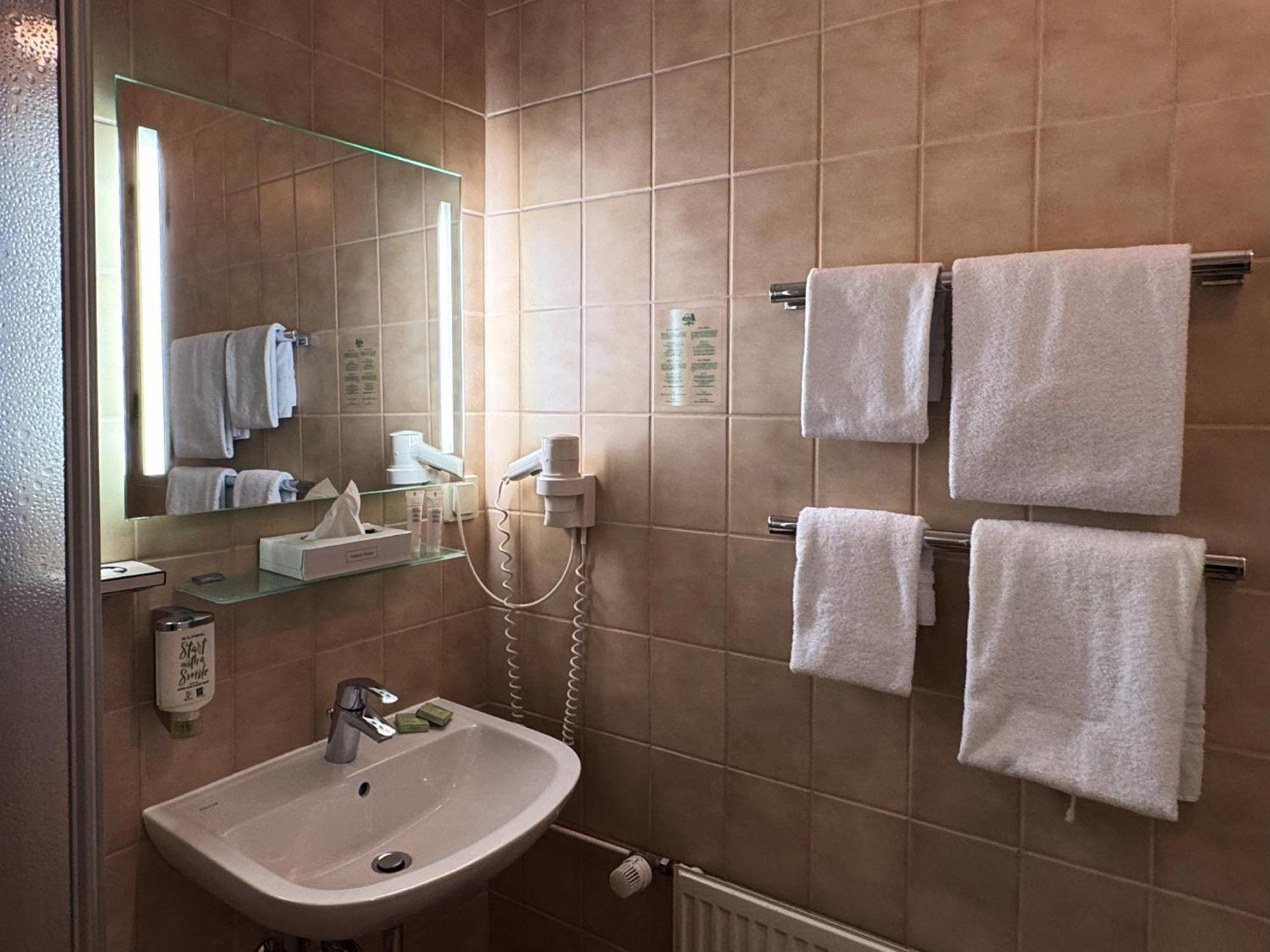 Eisberg Hotel Schwanen لار المظهر الخارجي الصورة