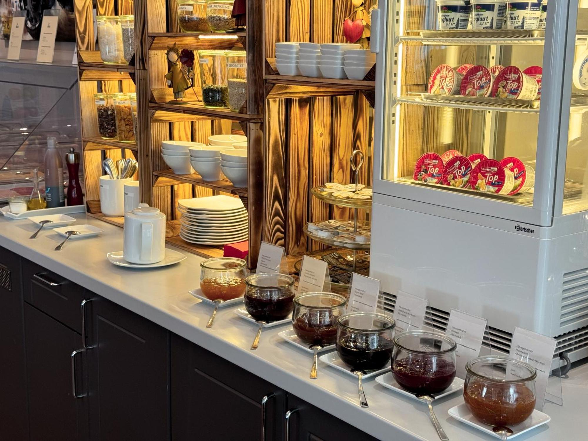Eisberg Hotel Schwanen لار المظهر الخارجي الصورة